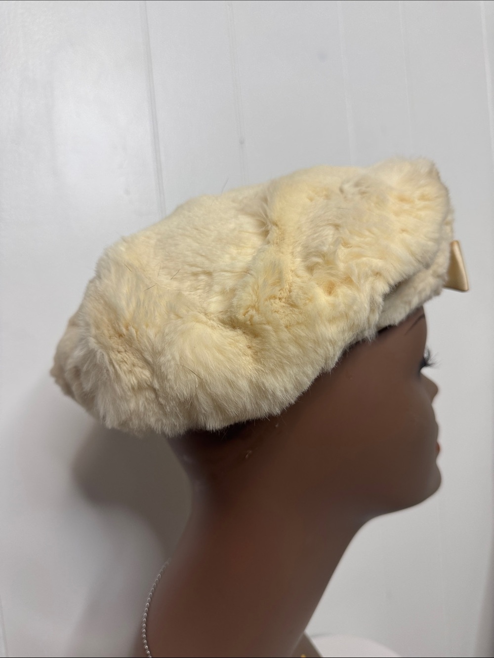 Vintage cream fur hat - Picture 2 of 6